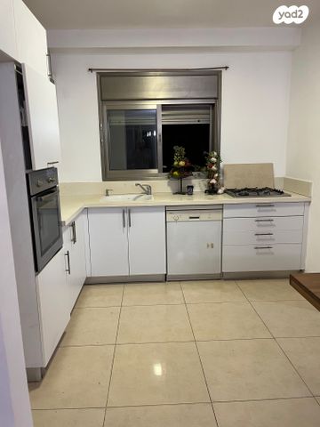 דירה, עוזי חיטמן, קרית אילון, חולון