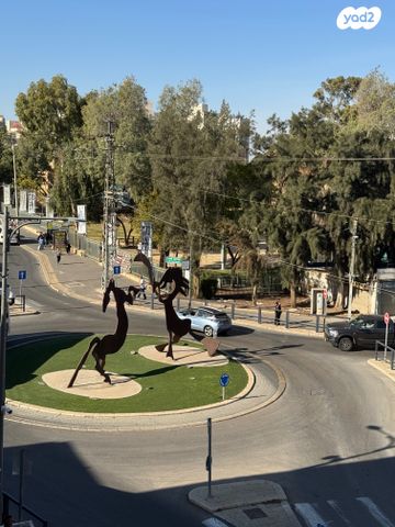 העצמאות 49