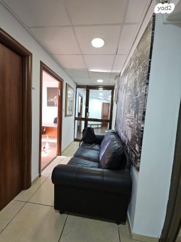 משרדים, שדרות ירושלים 49, מכללת תל אביב יפו, דקר, תל אביב יפו