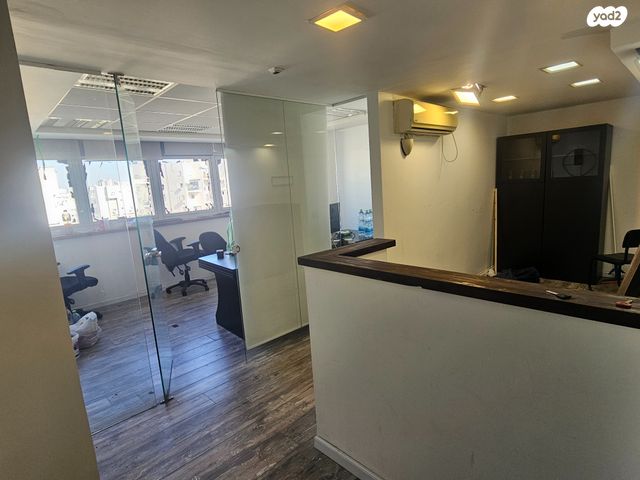 משרדים, חיים משה שפירא 22, רובע ד', אשדוד