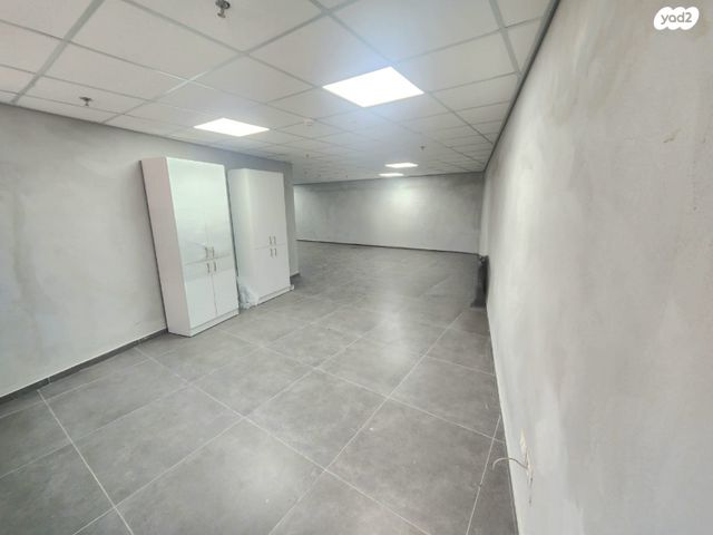 חנויות/ שטח מסחרי, בנה ביתך, קדימה צורן