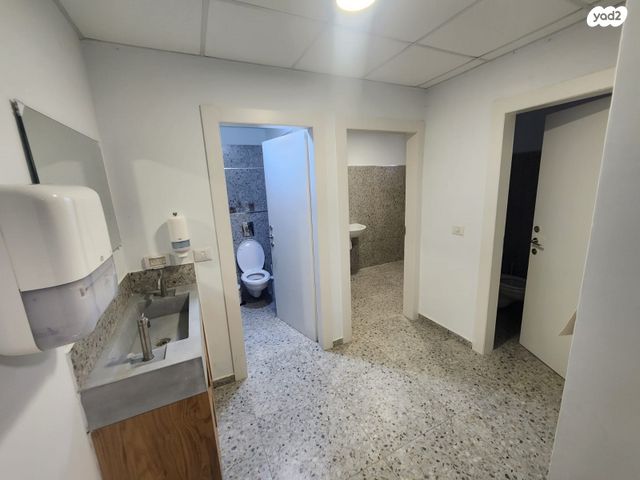 חנויות/ שטח מסחרי, בנה ביתך, קדימה צורן