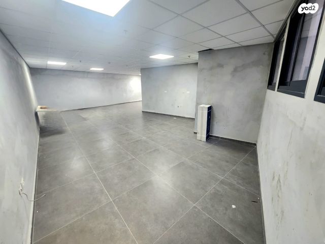 חנויות/ שטח מסחרי, בנה ביתך, קדימה צורן