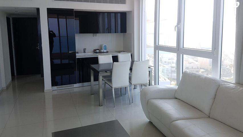 תיירות ונופש, שדרות עובד בן עמי 10, נוף הטיילת, נתניה