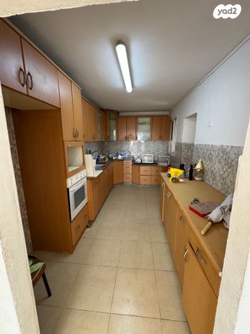 יצחק רגר 155