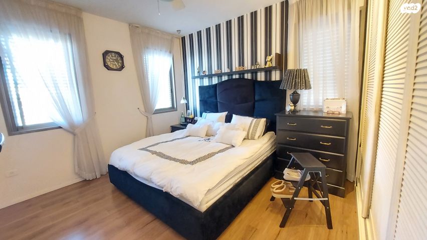 דו משפחתי, 212 מזרח, אבן יהודה