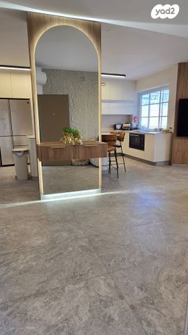 דירת גן, עת הזמיר, מגדים, מעלה אדומים