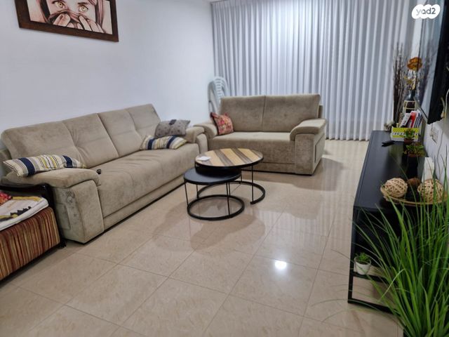 דירה, גיורא יוספטל, גיורא, רמלה