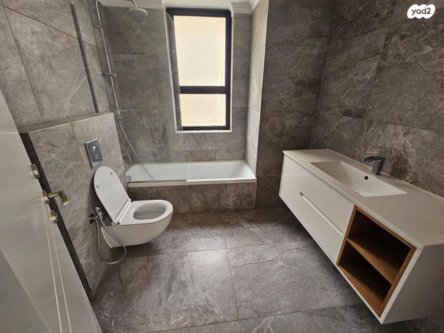 דו משפחתי, הנבל, שאר העיר, גבעת זאב