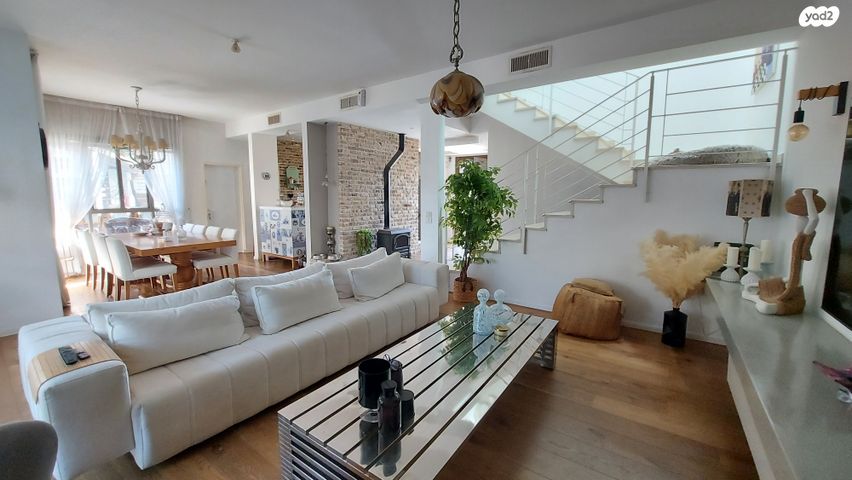 דו משפחתי, 212 מזרח, אבן יהודה