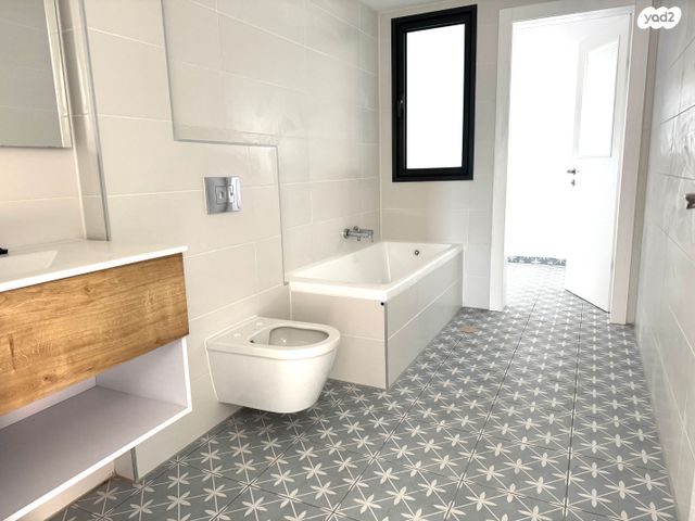 דירה, הרצליה