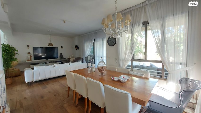 דו משפחתי, 212 מזרח, אבן יהודה