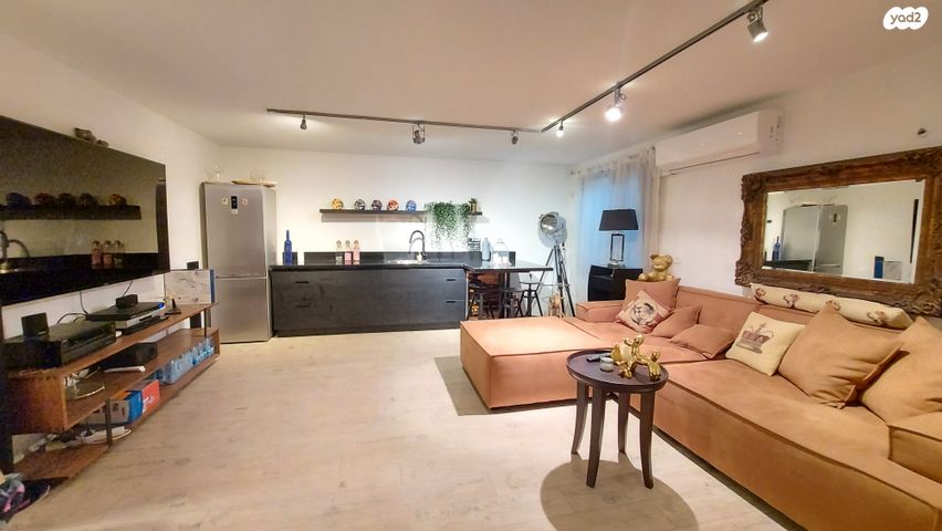 דו משפחתי, 212 מזרח, אבן יהודה