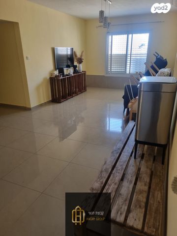 טייטלבאום 18