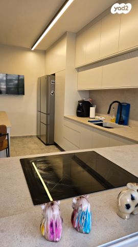 דירת גן, עת הזמיר, מגדים, מעלה אדומים