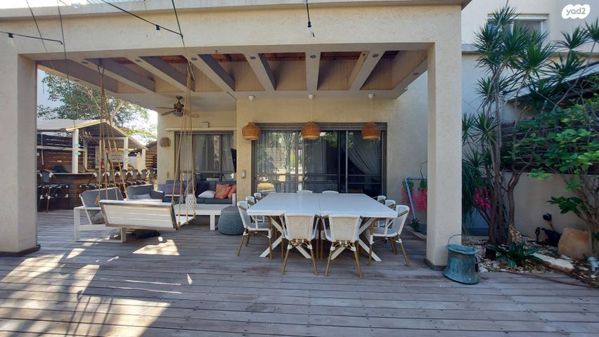 דו משפחתי, 212 מזרח, אבן יהודה