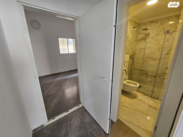 דו משפחתי, הנבל, שאר העיר, גבעת זאב