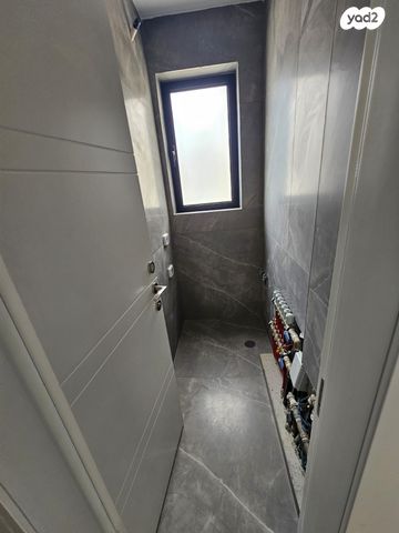 דו משפחתי, הנבל, שאר העיר, גבעת זאב