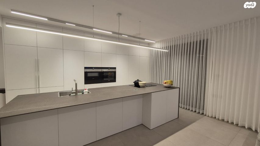 דירת גן, אסתר המלכה, האצטדיון, טבריה