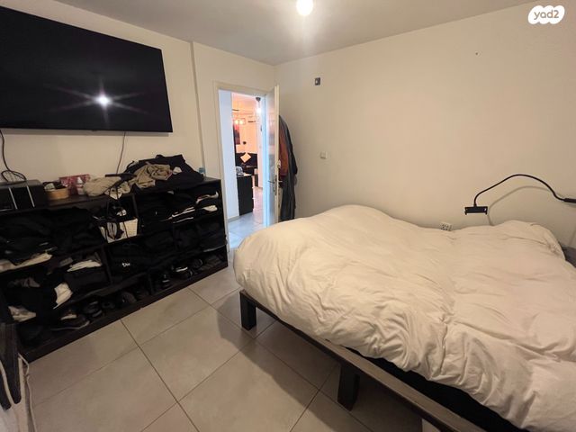 דו משפחתי, נעורים, ערד