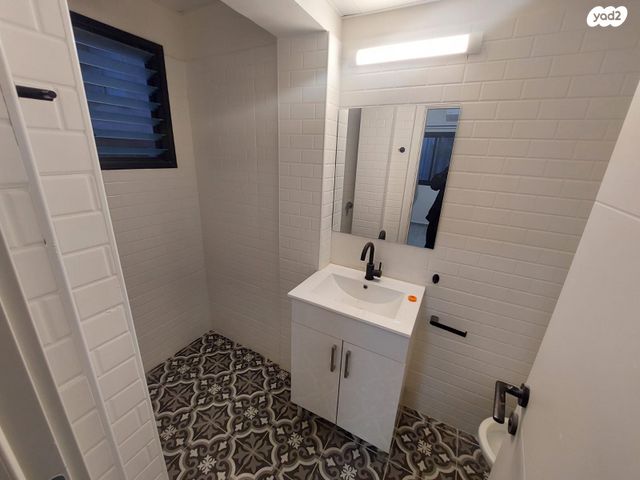 דירה, פינת שפירא, שוק תלפיות, חיפה