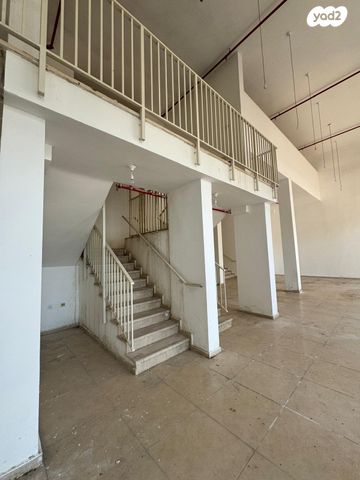 חנויות/ שטח מסחרי