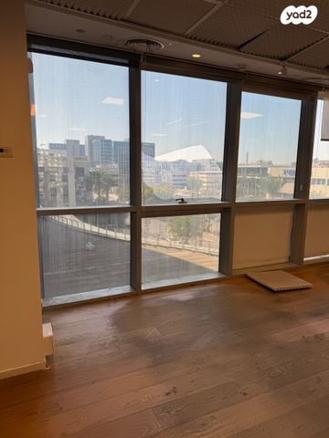 בניין משרדים, הרצליה