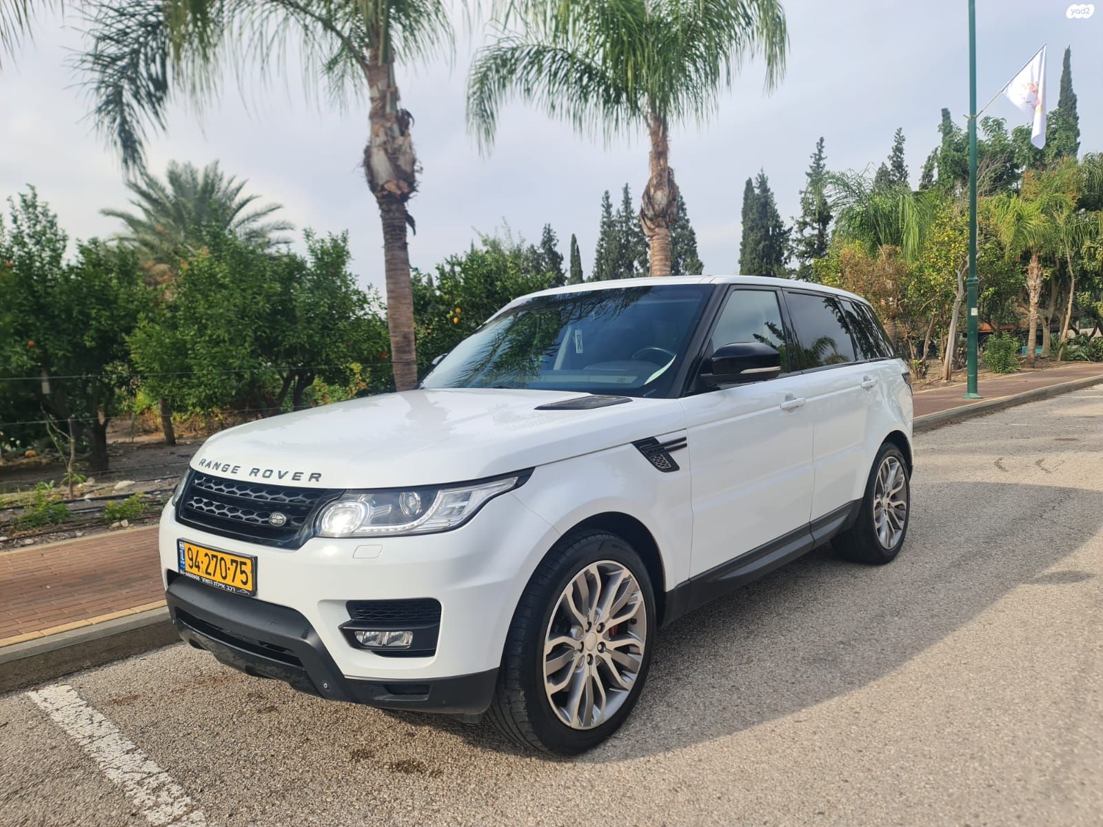 מודעת רכב לנד רובר ריינג' רובר ספורט