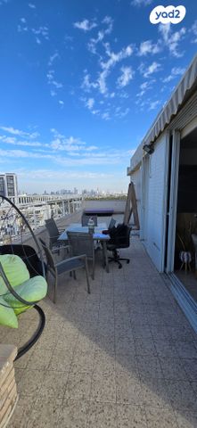 גג/ פנטהאוז, פרישמן 5, רסקו א', חולון