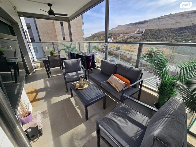 דירה, נחל דן, רמת נבון . הר כרמי, כרמיאל