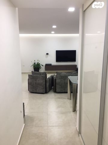 דירה, הצופים, נעורים, ראשון לציון