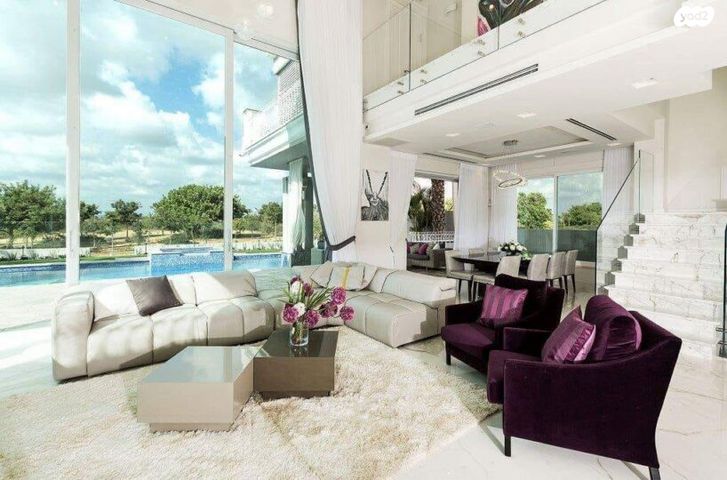 הרקיע, הגולף