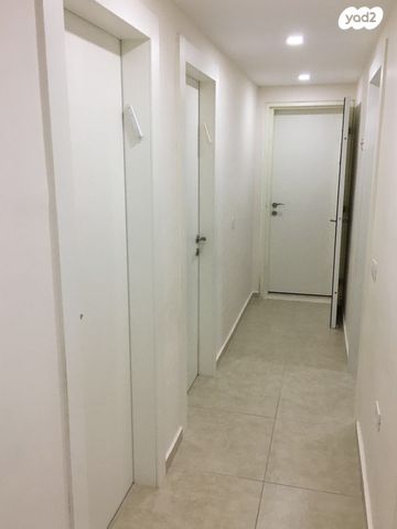 דירה, הצופים, נעורים, ראשון לציון