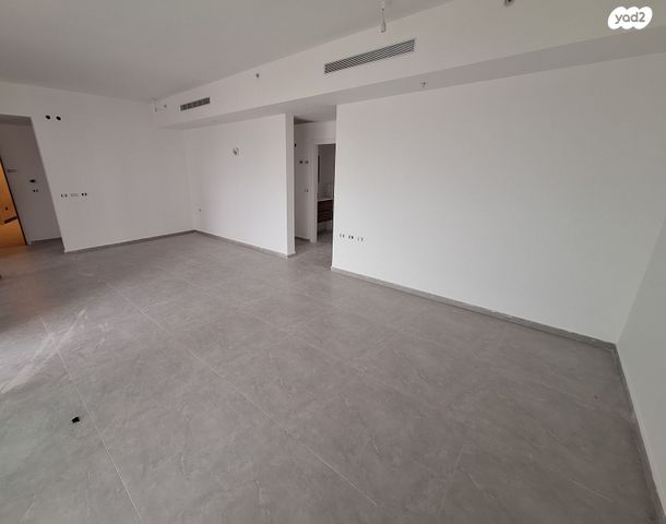 דירה, אמנון ליפקין שחק, נוף הטיילת, נתניה