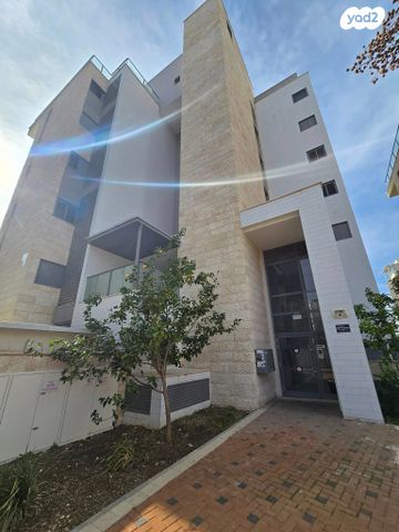 דירה, נחל דן, רמת נבון . הר כרמי, כרמיאל