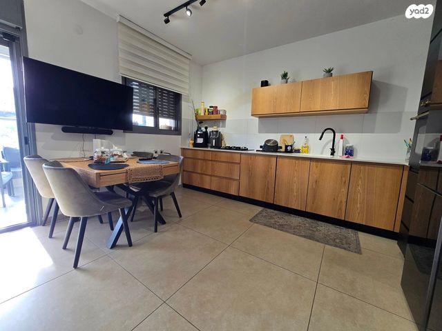 דירה, נחל דן, רמת נבון . הר כרמי, כרמיאל