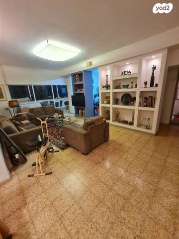 דירה, קרית אתא