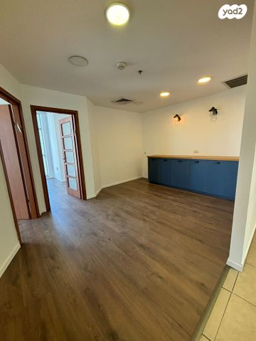 משרדים, פתח תקווה