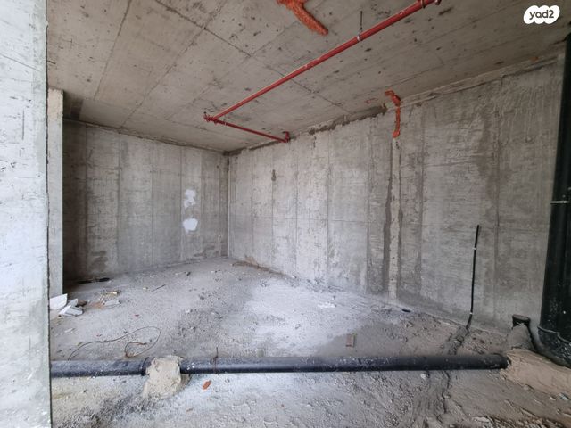 חנויות/ שטח מסחרי, דרך ארץ, החורש, חריש