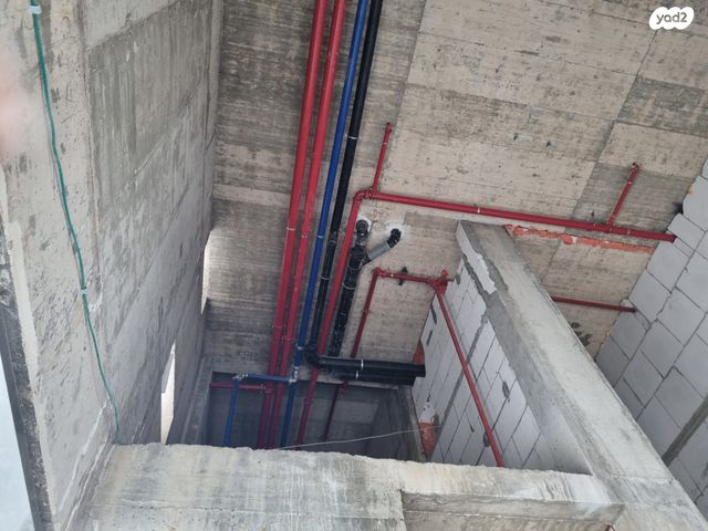 חנויות/ שטח מסחרי, דרך ארץ, החורש, חריש