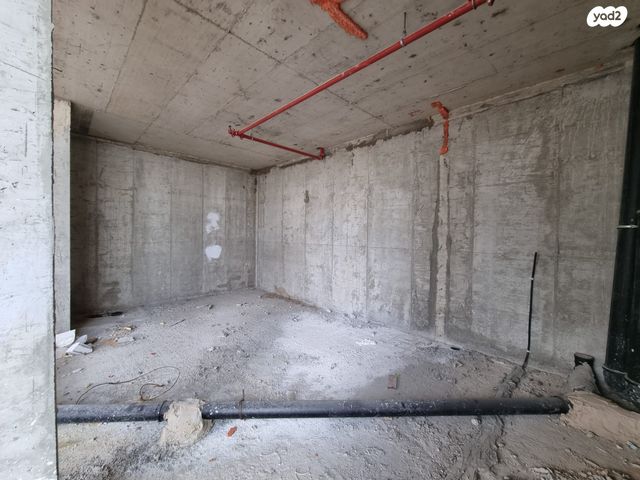 חנויות/ שטח מסחרי, דרך ארץ, החורש, חריש