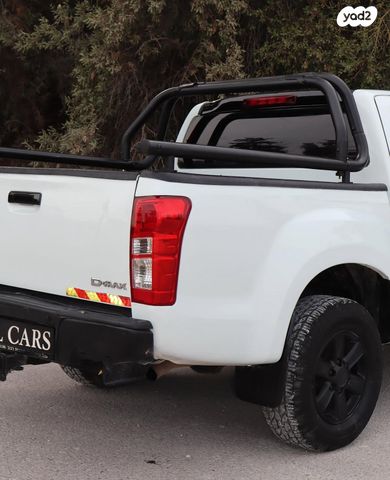 איסוזו די-מקס