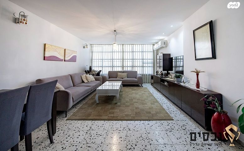 גג/ פנטהאוז, הרב קטרוני 20, המרכז השקט / מרכז העיר, פתח תקווה