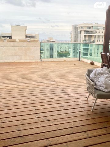 גג/ פנטהאוז, פסגת אונו, קרית אונו