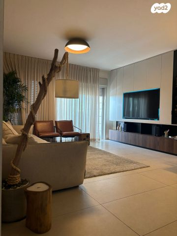 דירה, הפלמ"ח, שאר העיר, קדימה צורן