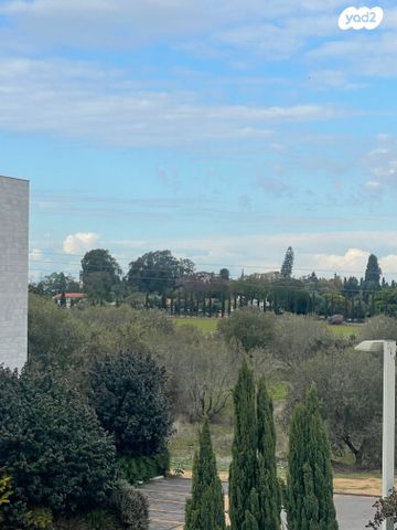 דו משפחתי, יובלים, פרדס חנה כרכור