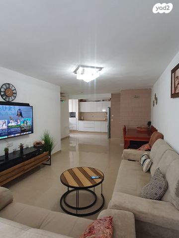 דירה, גיורא יוספטל, גיורא, רמלה