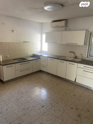 בית פרטי/ קוטג', הפור, נווה חוף, ראשון לציון