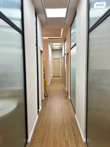 משרדים, חדרה