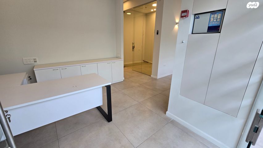 משרדים, גבעת שמואל